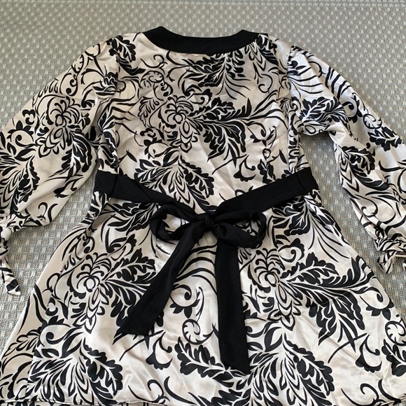 Motherhood Maternity Silky Blouse - Medium - Picture 9 of 10